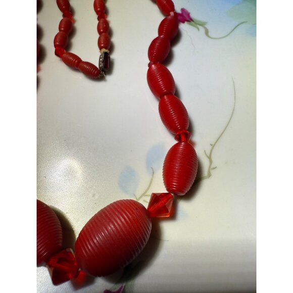 Vintage 30's Czech Red Beaded Carved Celluloid Glass Beaded necklace - Picture 8 of 12